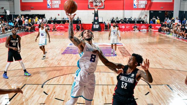 开云app-二球：在中国偷窃一事不会困扰我 一直相信能打NBA